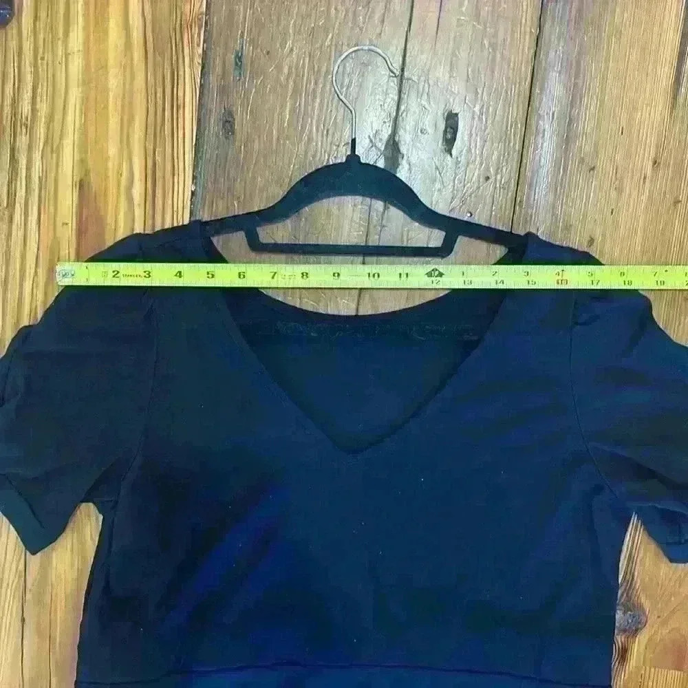 Black v neck dress with adjustable waist and slightly puffy sleeves size large - Picture 11 of 11